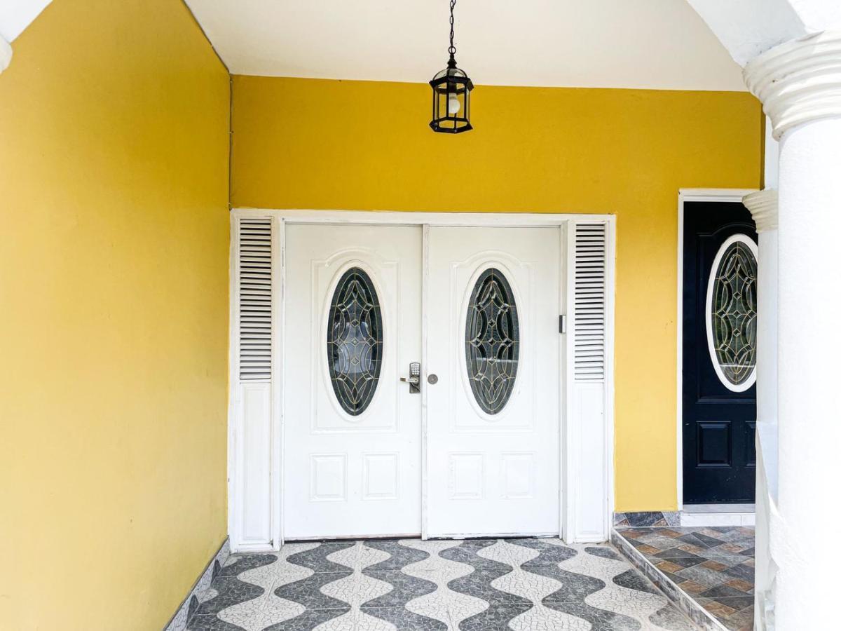 Hotel Red Hassell Manor à Port Antonio Extérieur photo